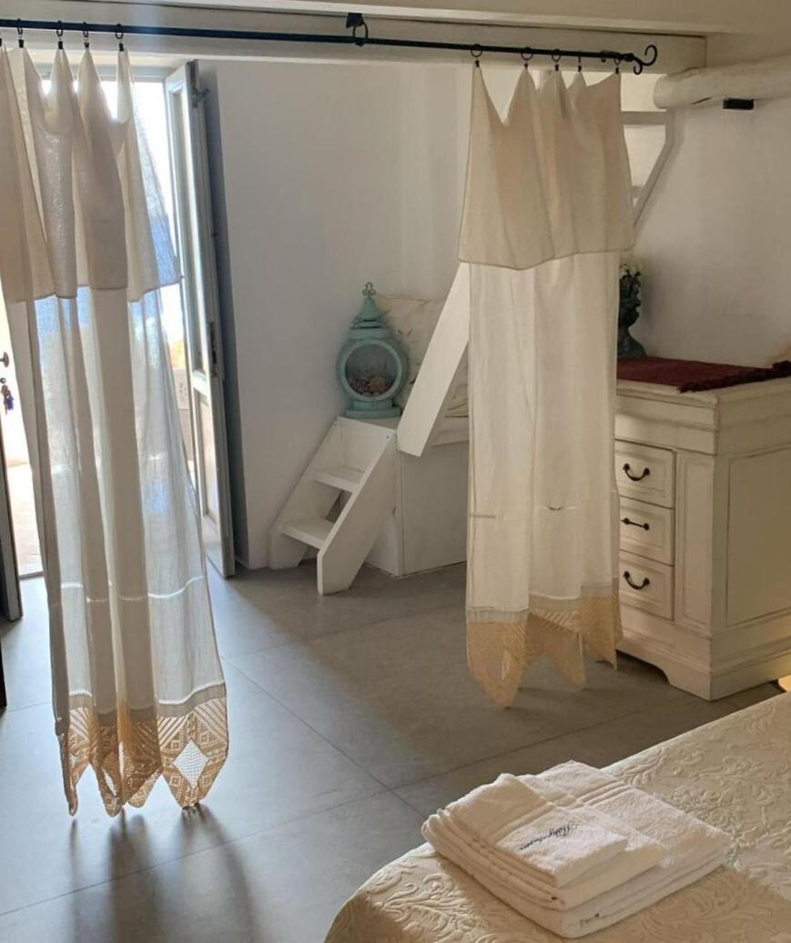 Hotel Halgoduria Santa Marina Salina Habitación foto